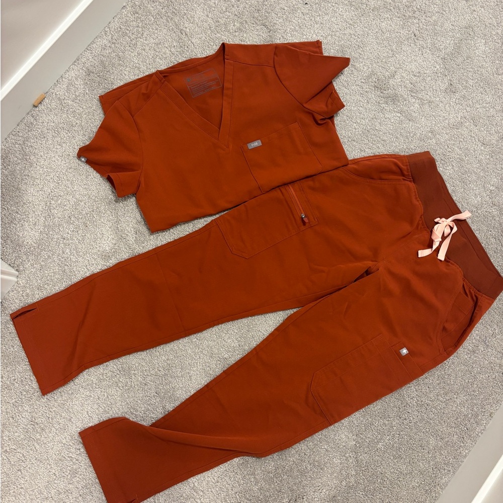 Figs Women's Auburn Scrub Set